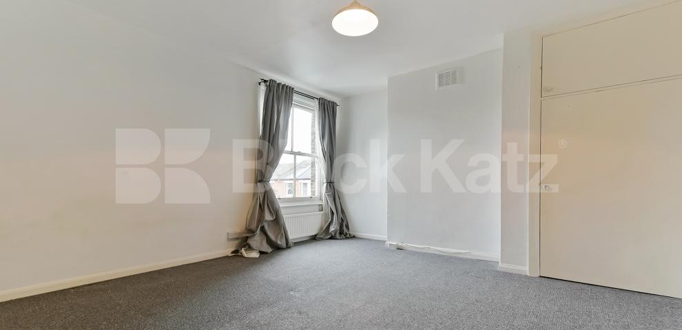 			NEW INSTRUCTION, 3 Bedroom, 1 bath, 1 reception Apartment			 Herne Hill Road, Loughborough Junction / Brixton